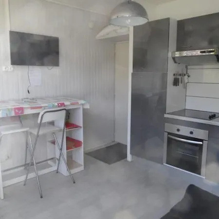 Joli Super Apartment